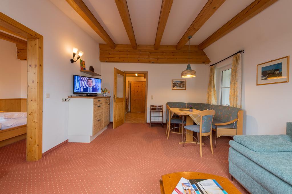 Landhaus Charlotte Am Geigenbuehel -Apartments Seefeld in Tirol Exterior photo