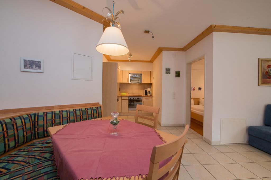 Landhaus Charlotte Am Geigenbuehel -Apartments Seefeld in Tirol Exterior photo